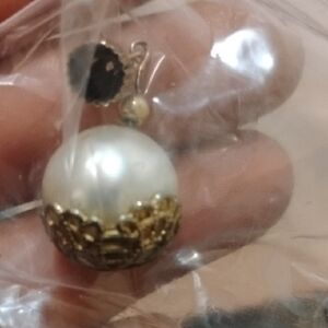Elegant Gold and White Pearl Drop Earrings